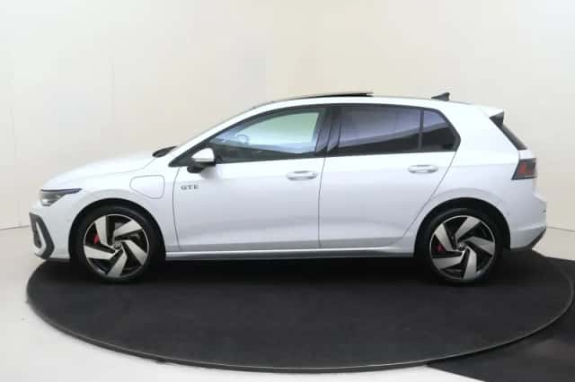 Volkswagen Golf (2026) thumbnail 2