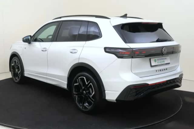 Volkswagen Tiguan (2026) thumbnail 3
