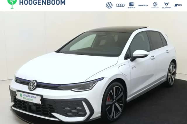 Volkswagen Golf (2025) thumbnail 1