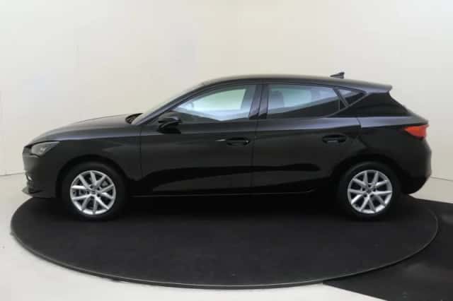 SEAT Leon (2024) thumbnail 2