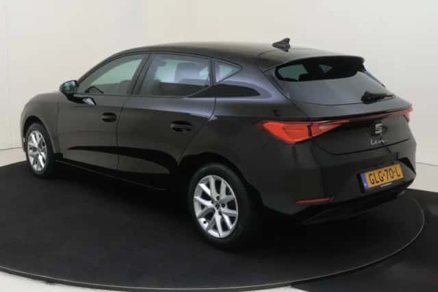 SEAT Leon (2024) thumbnail 3