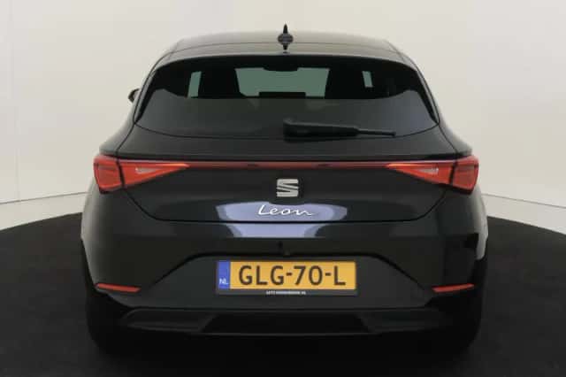 SEAT Leon (2024) thumbnail 4