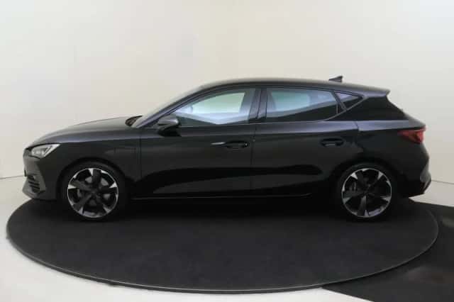CUPRA Leon (2023) thumbnail 2