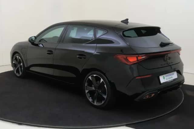 CUPRA Leon (2023) thumbnail 3