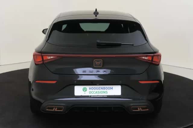 CUPRA Leon (2023) thumbnail 4