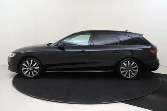Audi A4 (2024) thumbnail 2