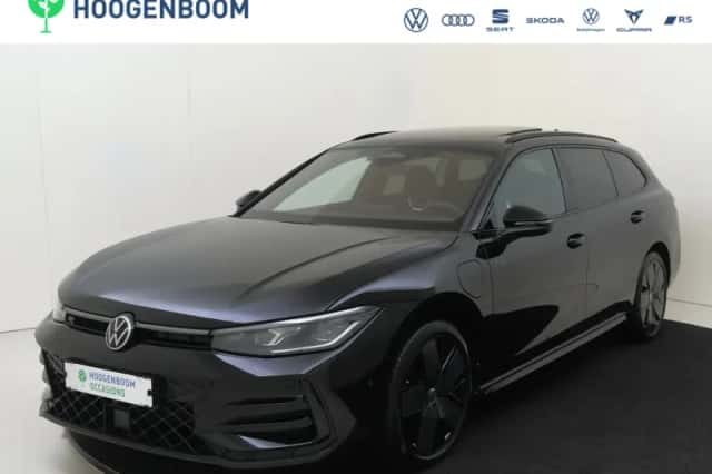 Volkswagen Passat (2025) thumbnail 1