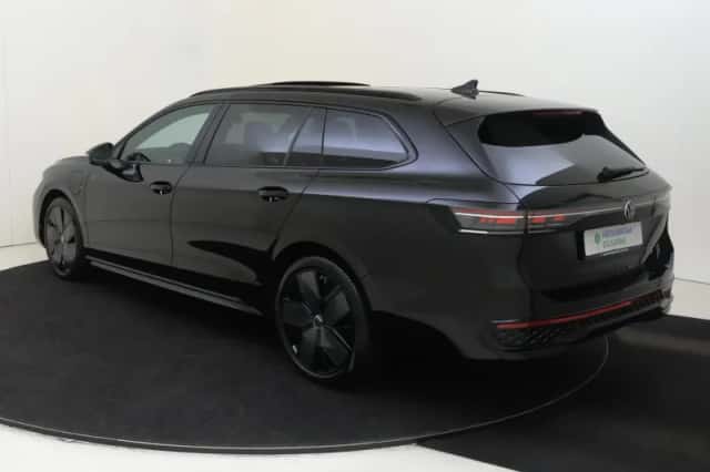 Volkswagen Passat (2025) thumbnail 3