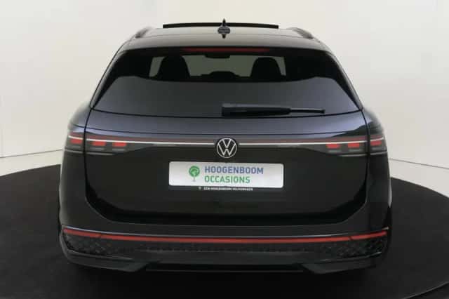 Volkswagen Passat (2025) thumbnail 4