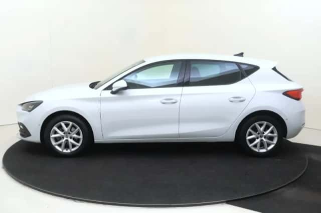 SEAT Leon (2024) thumbnail 2