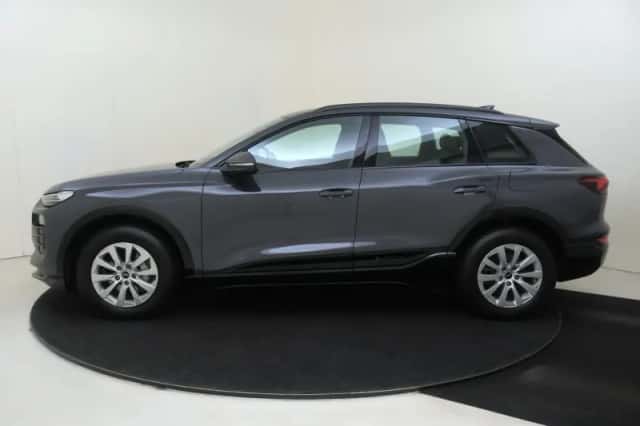 Audi Q6 e-tron (2025) thumbnail 2