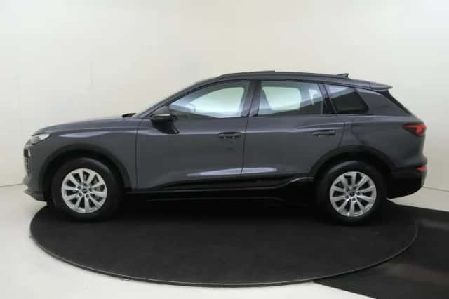 Audi Q6 e-tron (2025) thumbnail 2