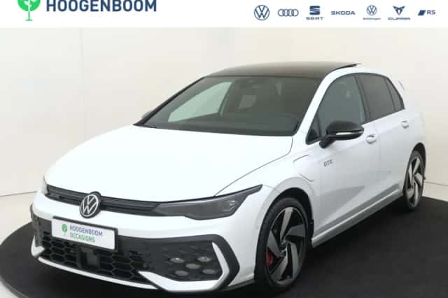 Volkswagen Golf (2025) thumbnail 1