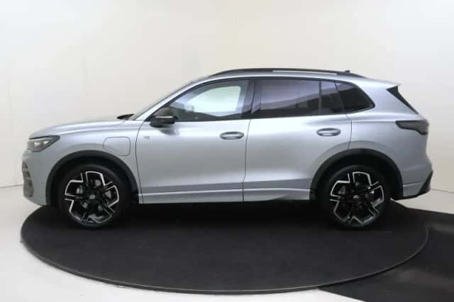 Volkswagen Tiguan (2025) thumbnail 2