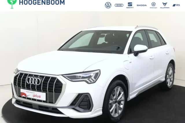 Audi Q3 (2023) thumbnail 1