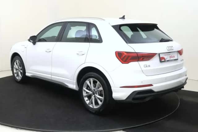 Audi Q3 (2023) thumbnail 3