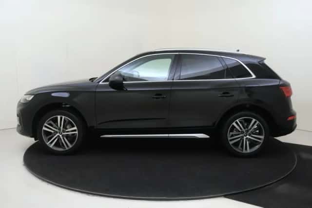 Audi Q5 (2022) thumbnail 2