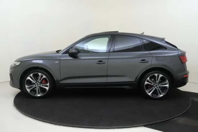 Audi Q5 (2024) thumbnail 2