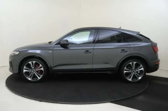 Audi Q5 (2024) thumbnail 2