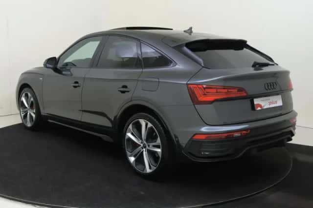 Audi Q5 (2024) thumbnail 3