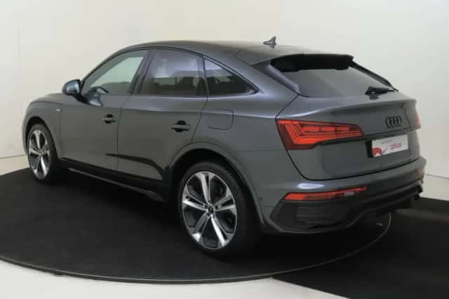 Audi Q5 (2024) thumbnail 3