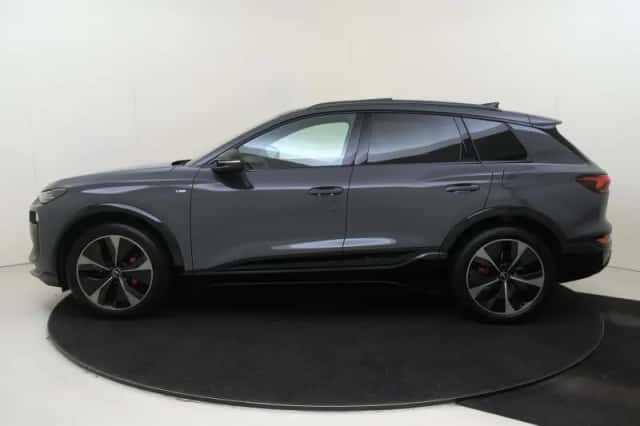 Audi Q6 e-tron (2024) thumbnail 2