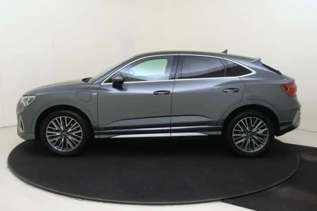 Audi Q3 (2023) thumbnail 2