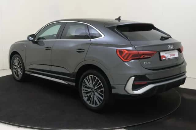 Audi Q3 (2023) thumbnail 3