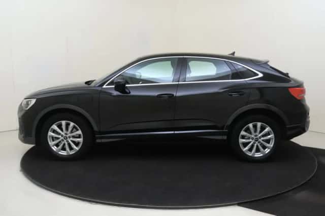 Audi Q3 (2023) thumbnail 2