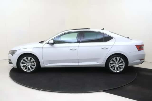 Škoda Superb (2020) thumbnail 2