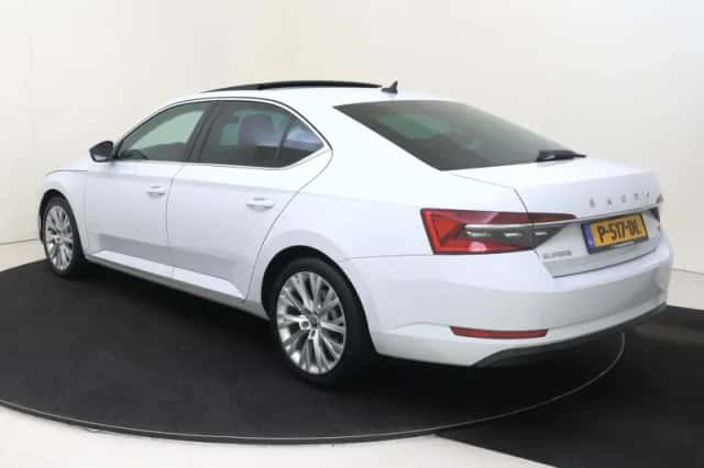 Škoda Superb (2020) thumbnail 3
