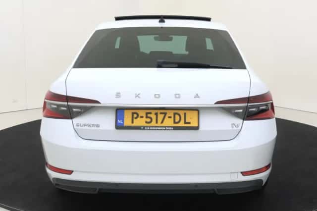 Škoda Superb (2020) thumbnail 4