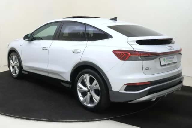 Audi Q4 (2023) thumbnail 3