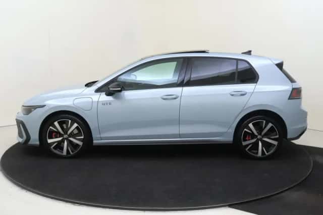 Volkswagen Golf (2025) thumbnail 2