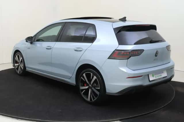 Volkswagen Golf (2025) thumbnail 3