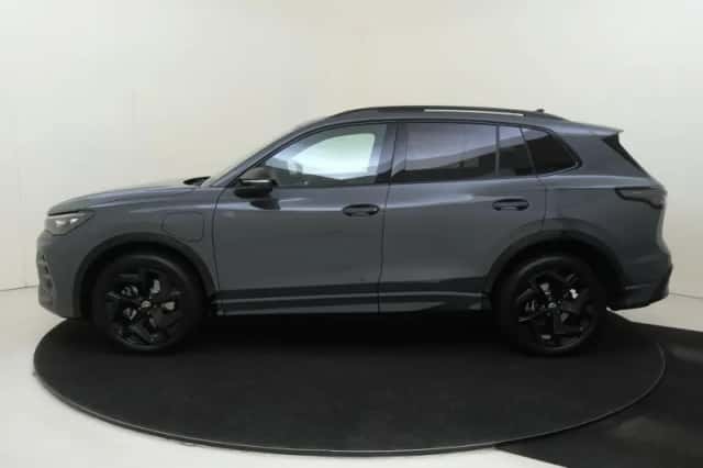 Volkswagen Tiguan (2025) thumbnail 2