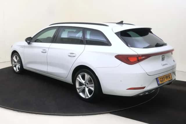 SEAT Leon Sportstourer (2024) thumbnail 3