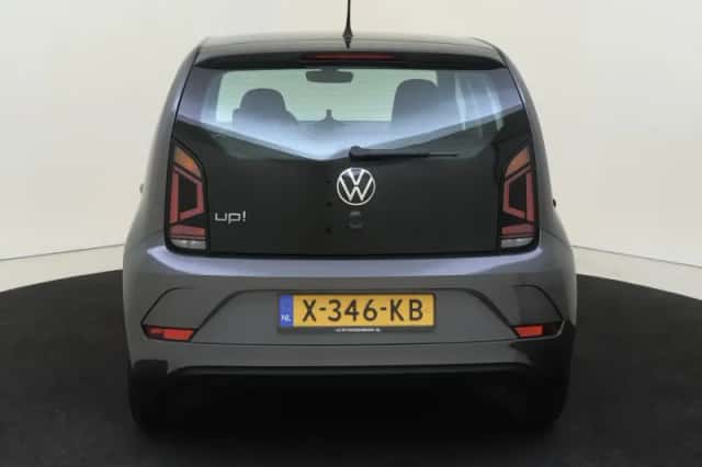 Volkswagen Up! (2023) thumbnail 4