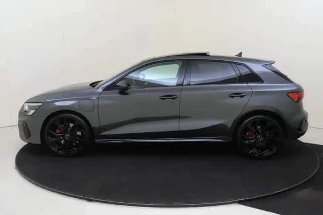 Audi A3 (2023) thumbnail 2