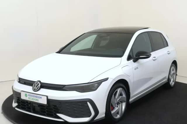 Volkswagen Golf (2025) thumbnail 1