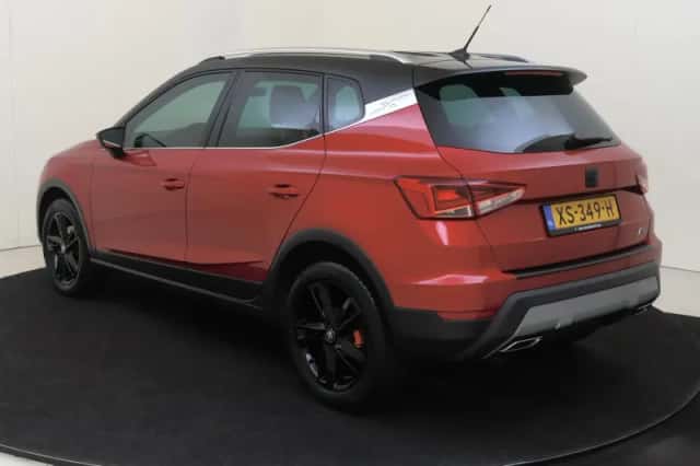 SEAT Arona (2019) thumbnail 3
