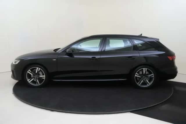 Audi A4 (2022) thumbnail 2