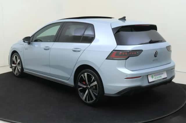 Volkswagen Golf (2025) thumbnail 3
