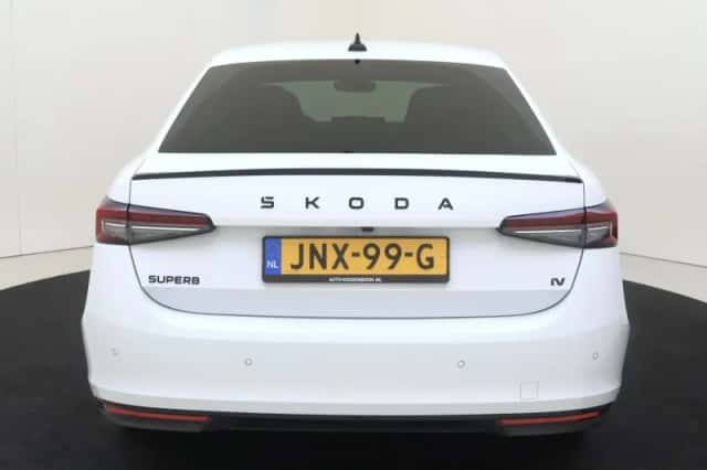 Škoda Superb (2025) thumbnail 4