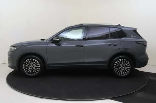 Volkswagen Tiguan (2025) thumbnail 2