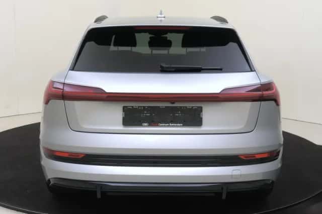 Audi e-tron (2023) thumbnail 4