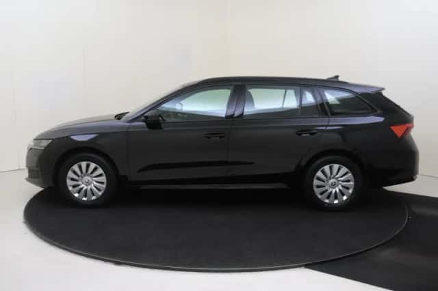 Škoda Octavia (2025) thumbnail 2
