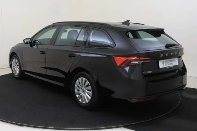 Škoda Octavia (2025) thumbnail 3