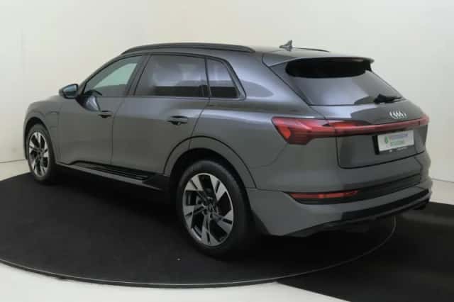 Audi e-tron (2023) thumbnail 3