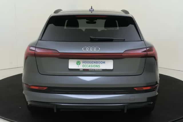 Audi e-tron (2023) thumbnail 4